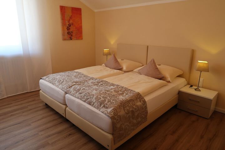 Room 9 of 40