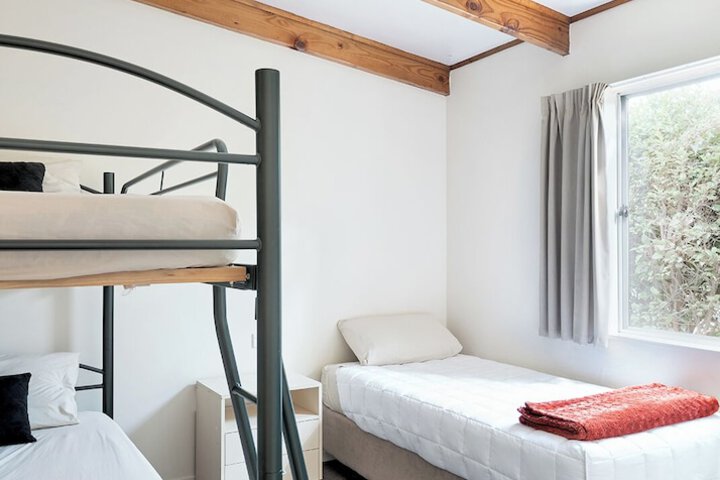 Room 5 of 33