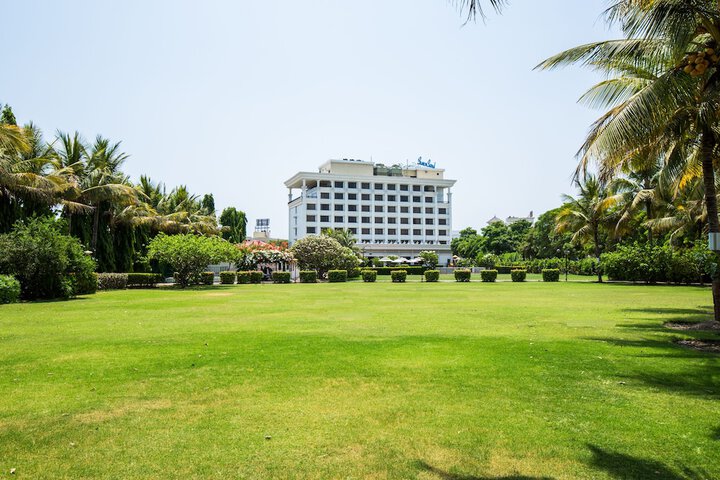 Hotel Exterior 47 of 49