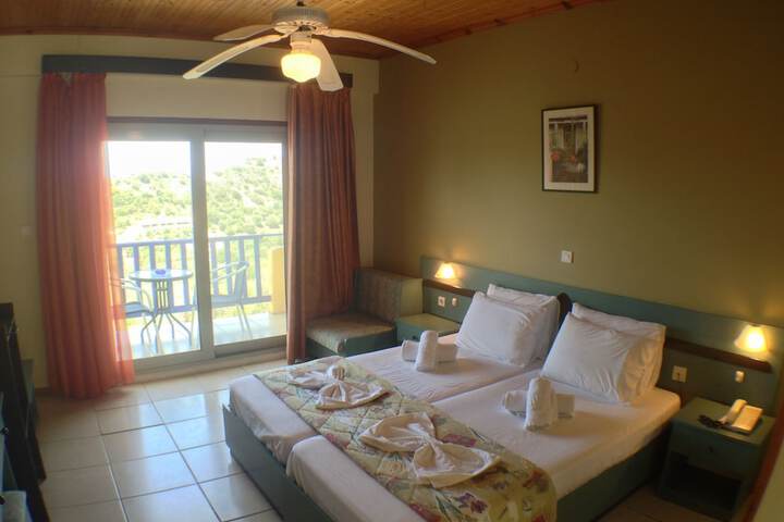 Room 8 of 50