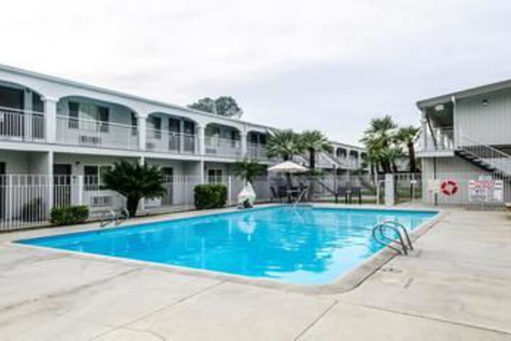 Pool 65 of 70