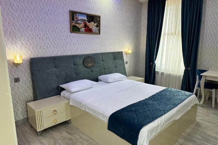 Room 4 of 36