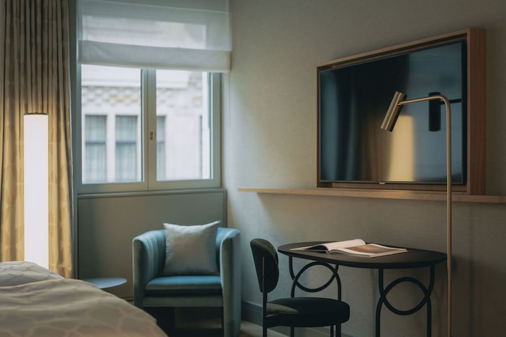 Room 26 of 61