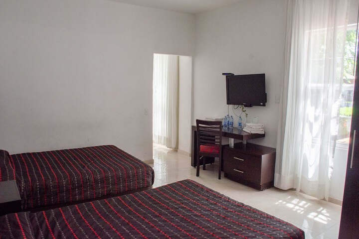 Room 6 of 44