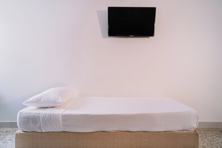 Room 33 of 93