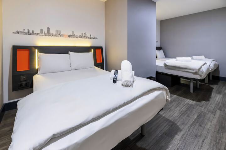 Room 21 of 105