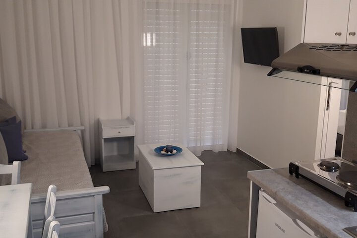 Room 103 of 172