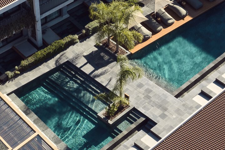 Hotel 77 of 79