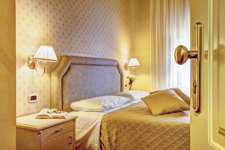 Room 6 of 54