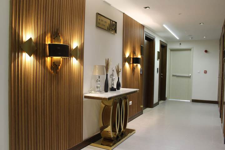 Ballroom/Hall 32 of 42