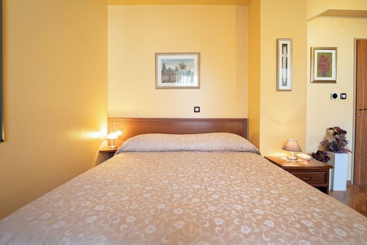 Room 14 of 49