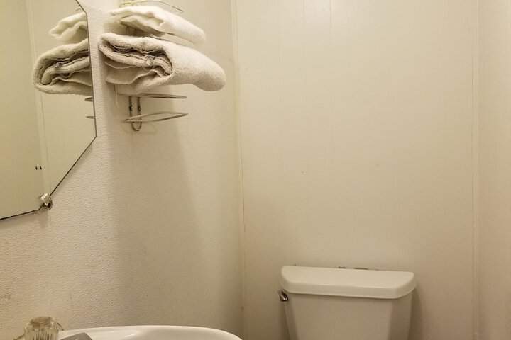 Room 13 of 16