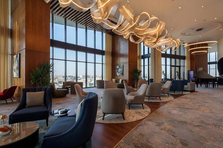 Lounge 107 of 125