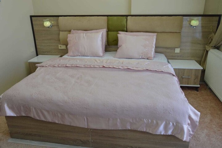 Room 6 of 15