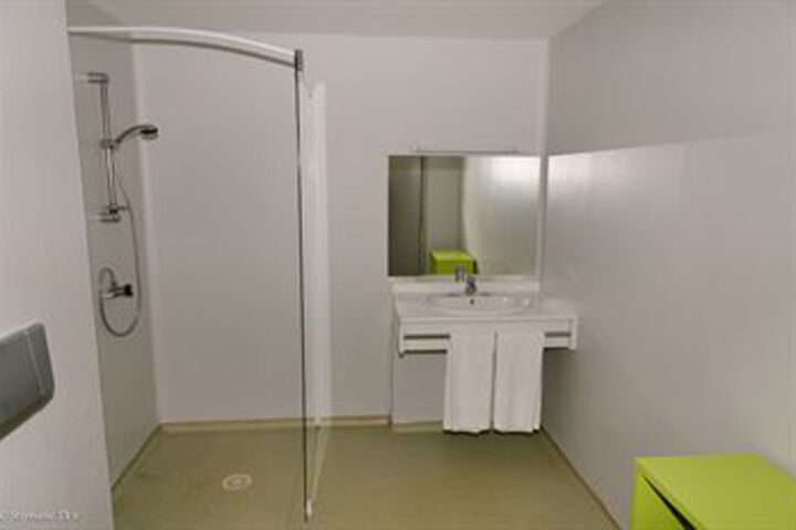 Room 5 of 17