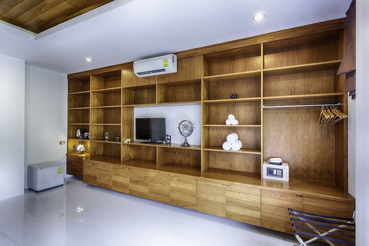 Room 30 of 74