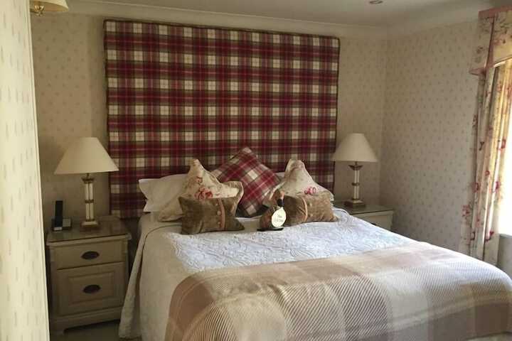 Room 2 of 81