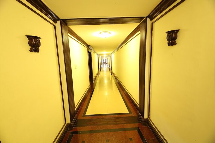 Ballroom/Hall 15 of 21