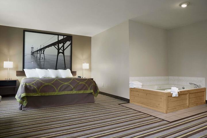 1 King Bed (6 of 16)