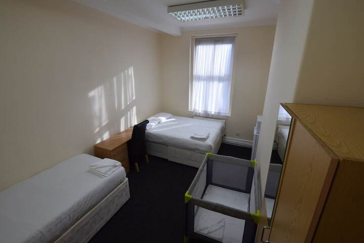 Room 14 of 32