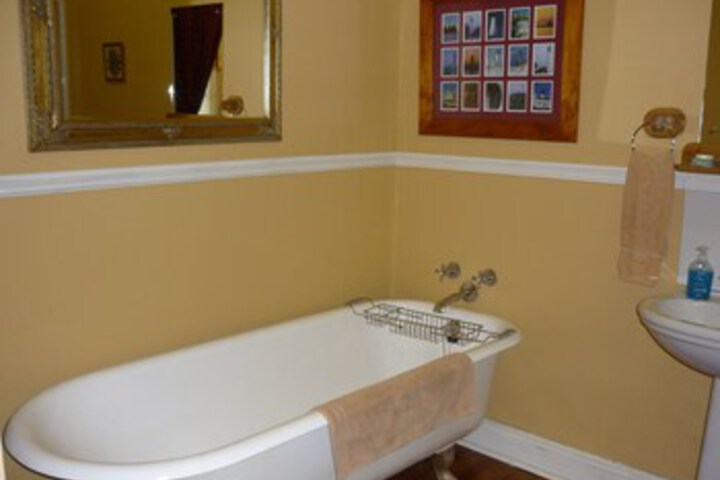 Room 3 of 24