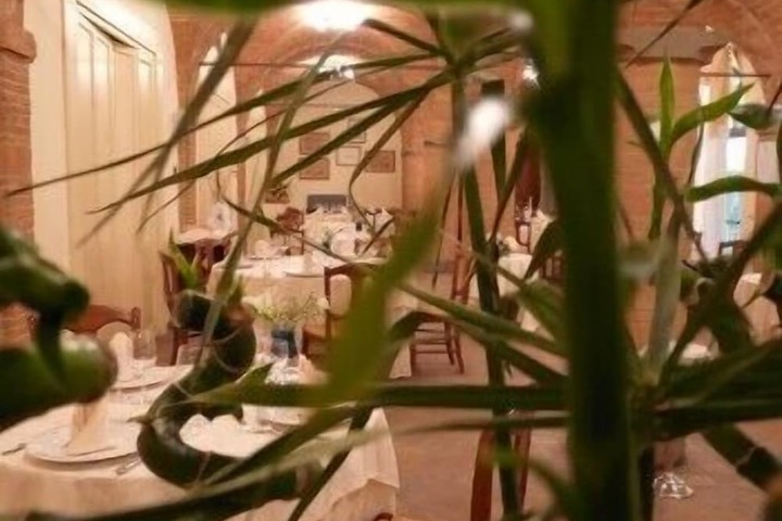 Dining 16 of 28