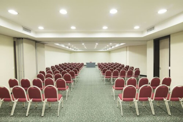 Business Center 78 of 79