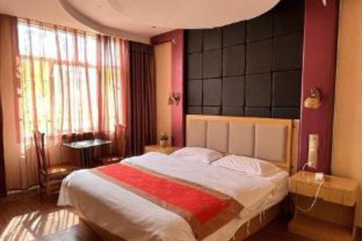 Room 6 of 6