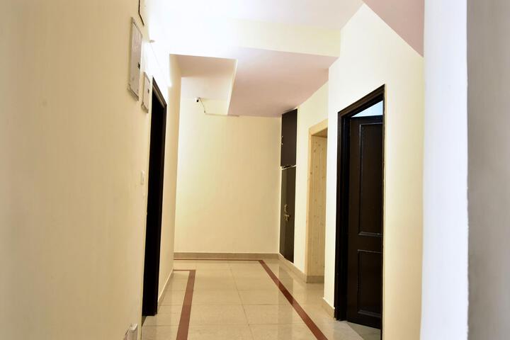 Flagship 8421 Hotel Seven Hills