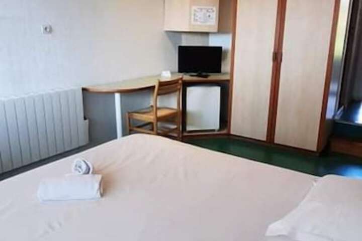 Room 14 of 48