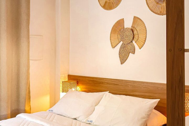 Room 2 of 94