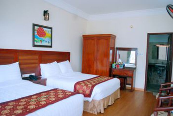 Room 12 of 33