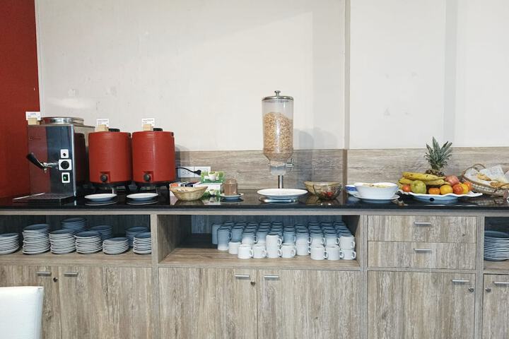 Breakfast/Coffee Service 46 of 62