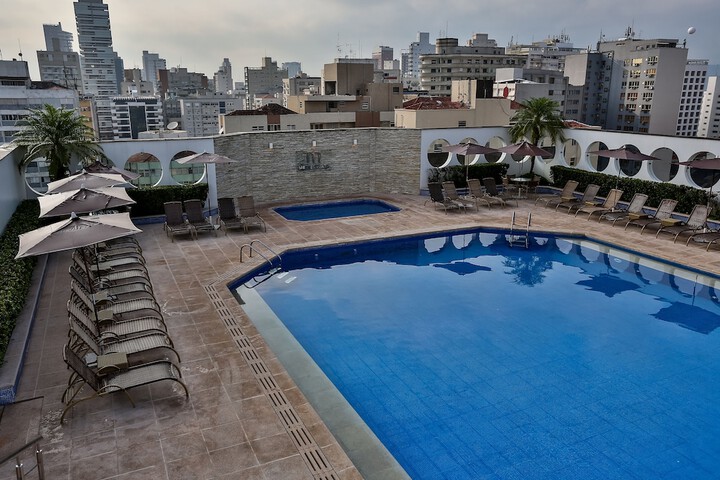 Pool 25 of 60