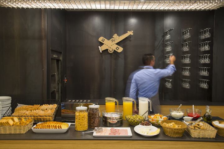 Breakfast area