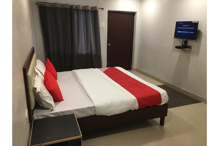 Room 8 of 13