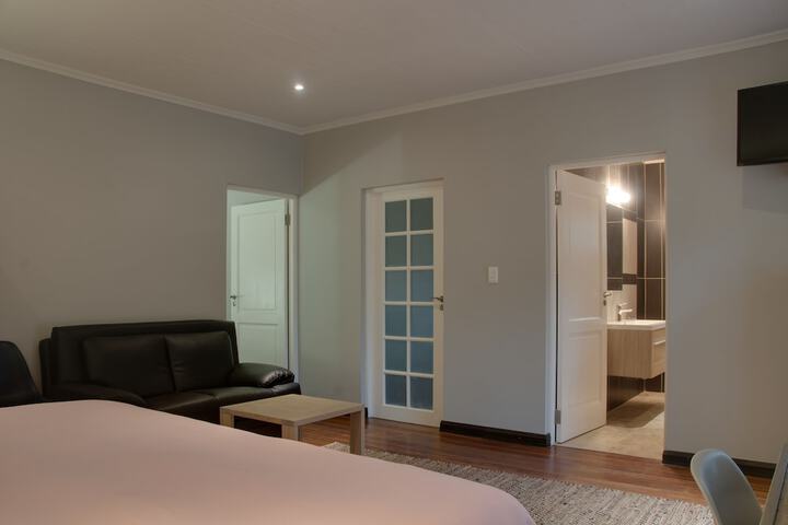 Room 8 of 170
