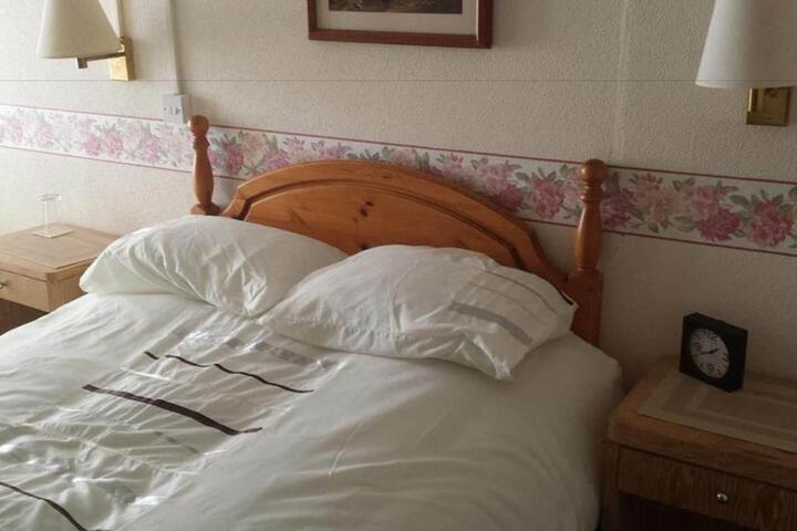 Room 8 of 11