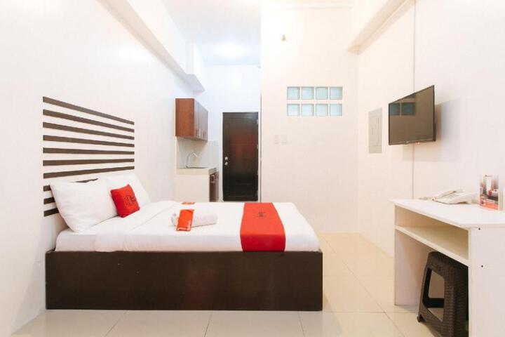 RedDoorz at Jardin LRT Tayuman Manila
