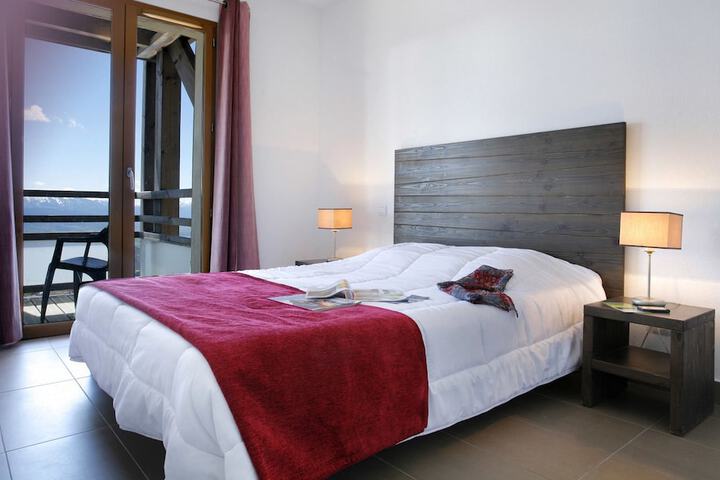 Room 2 of 25