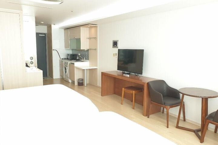 Room 6 of 23