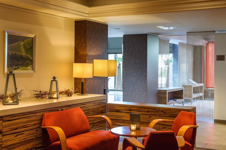 Guest Lobby