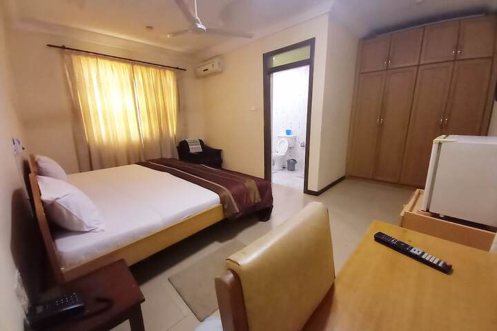 Room 5 of 27
