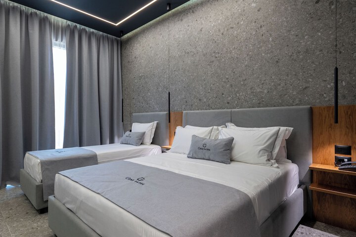 Room 28 of 147