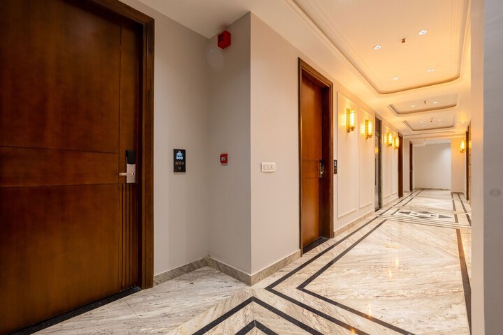 Hotel Interior 9 of 129