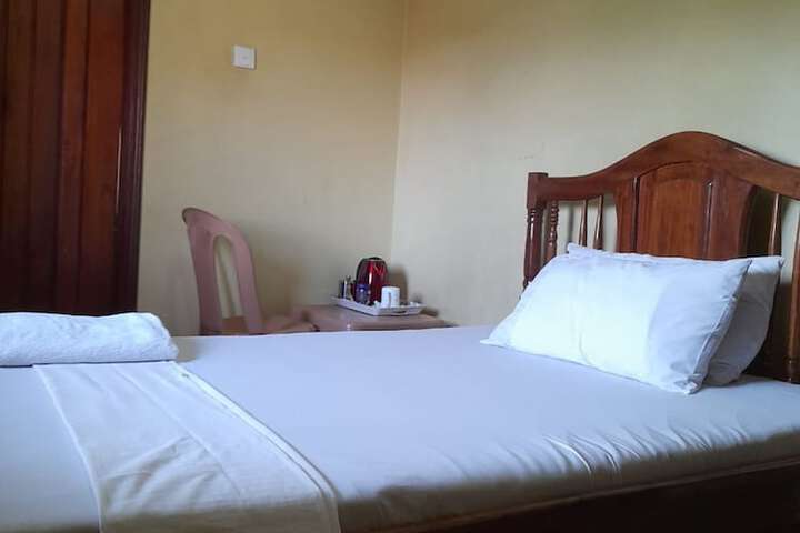 Room 4 of 13
