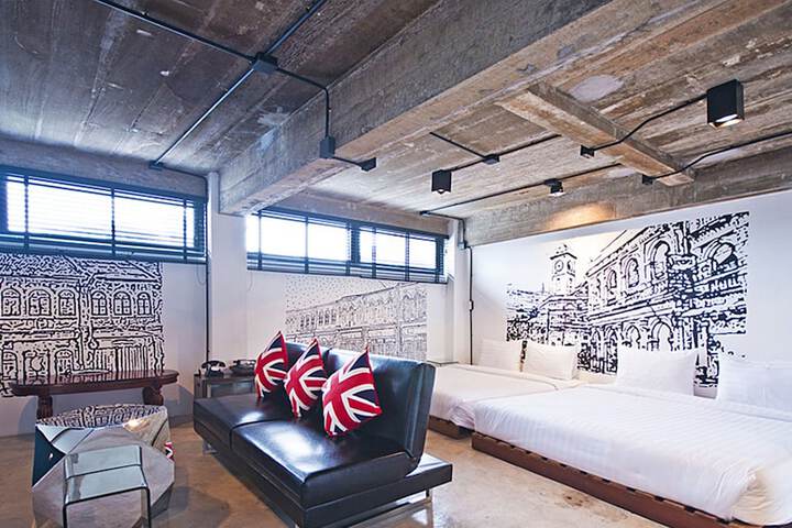 Room 16 of 37