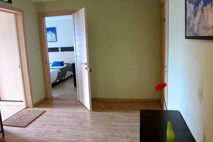 Room 17 of 44