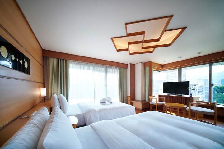 Room 18 of 64