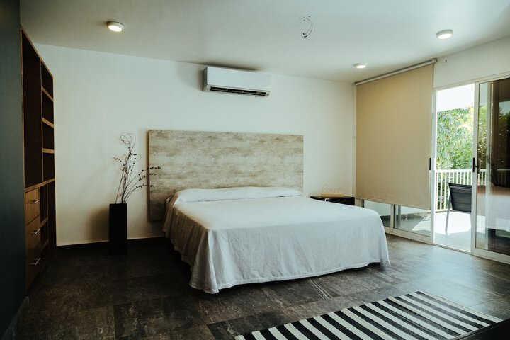 Room 2 of 11